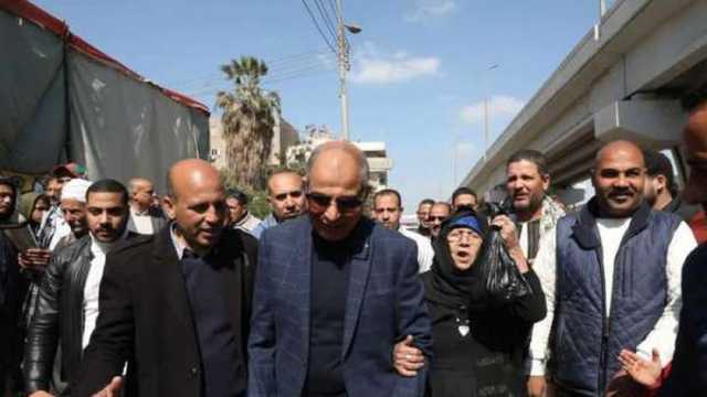 محافظ المنيا يوجه بصرف 2000 جنيه كمساعدة شهرية لسيدة مسنة في ملوي