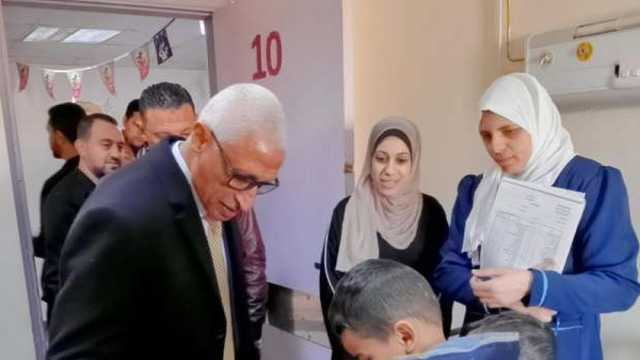محافظ شمال سيناء يزور الجرحى الفلسطينيين في مستشفى العريش العام