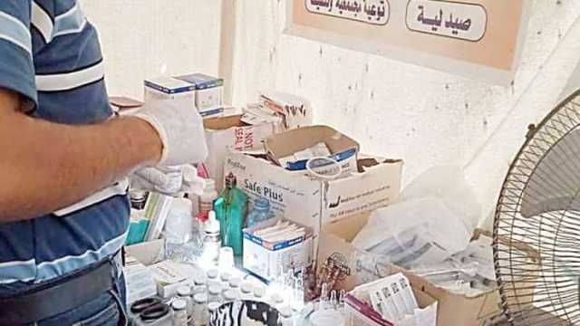أطباء يحوِّلون خيمة في «دير البلح» بغزة إلى «قسم طوارئ» مجهز للعمليات