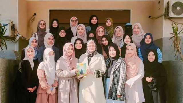 مستشارة شيخ الأزهر تدعو الوافدات لزيارة معرض الكتاب: «القراءة غذاء العقول»