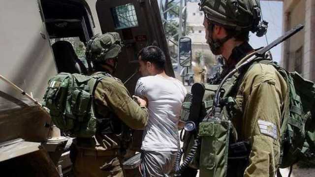 الاحتلال الإسرائيلي يواصل انتهاكاته باعتقال الفلسطينيين ومداهمة المنازل