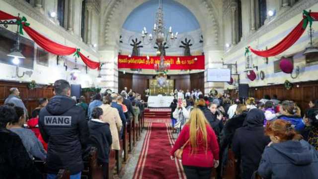 رئيس الأسقفية الأنجليكانية يصلي قداس العيد بكاتدرائية الإسكندرية