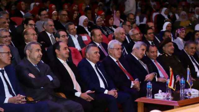 انطلاق العرض المسرحي لـ«مكافحة الإدمان» بجامعة السويس.. بطولة سامح حسين