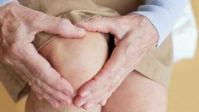 مشروب طبيعي يساعد على تحسين صحة مفاصلك.. مليء بالفوائد الصحية