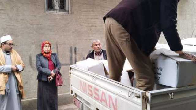«الأوقاف»: توزيع 750 طنًّا من السلع الغذائية على الأسر الأولى بالرعاية