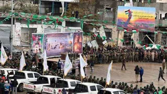 بيت شعر شهير لـ«أحمد شوقي» يتصدر رسائل الفصائل خلال تسليم الدفعة الـ7 من المحتجزين الإسرائيليين| عاجل