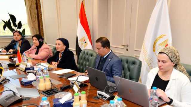 «التموين» و«البيئة» يناقشان تنفيذ خطط الإصحاح البيئي لمصانع السكر