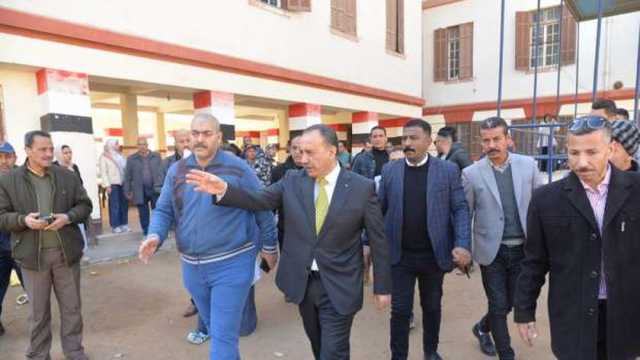 محافظ أسيوط يوجه بفتح منافذ جديدة لتلقي تظلمات الشهادة الإعدادية