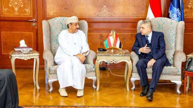 أسامة ربيع: استحداث خدمات جديدة في قناة السويس تمهيدا لتحويلها إلى مركز لوجيستي