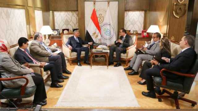 «الرعاية الصحية» تبحث مع الاتحاد المصري للتأمين تقديم خدمات متطورة لكوادرها الطبية
