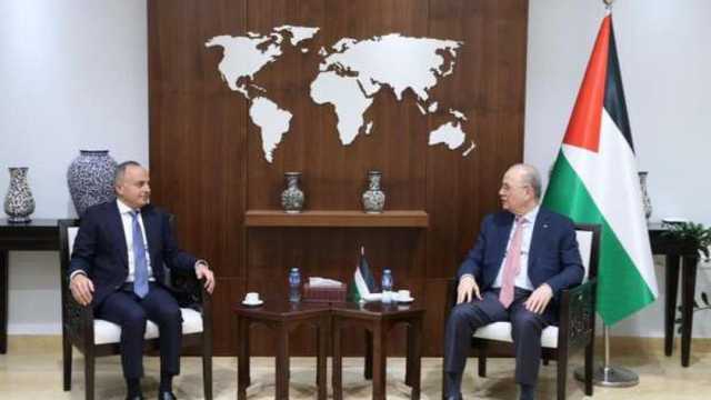 سفير مصر في رام الله يلتقي رئيس الوزراء الفلسطيني ووزير الخارجية