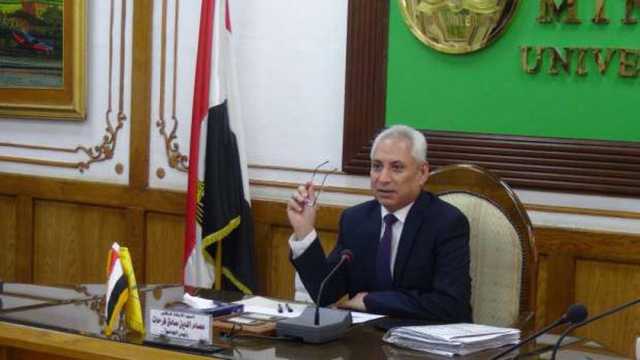 رئيس جامعة المنيا: صرف مكافأة 750 جنيها للعاملين بنظام الأجر اليومي