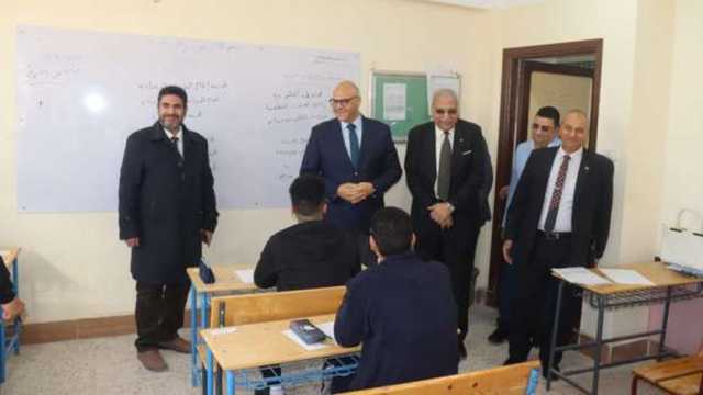محافظ القليوبية يتفقد لجان امتحانات الشهادة الإعدادية بإحدى مدارس العبور