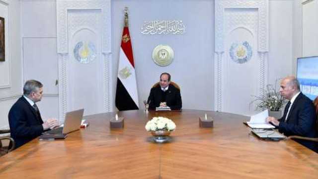 الرئيس السيسي يلتقي برئيس هيئة قناة السويس ويتابع تأثير الأوضاع الإقليمية على الحركة الملاحية