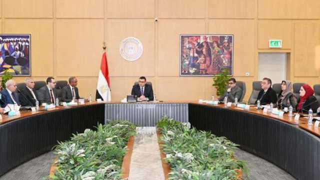 وزير الإسكان يؤكد أهمية سرعة الانتهاء من تقنين أراضي الأحوزة المضافة