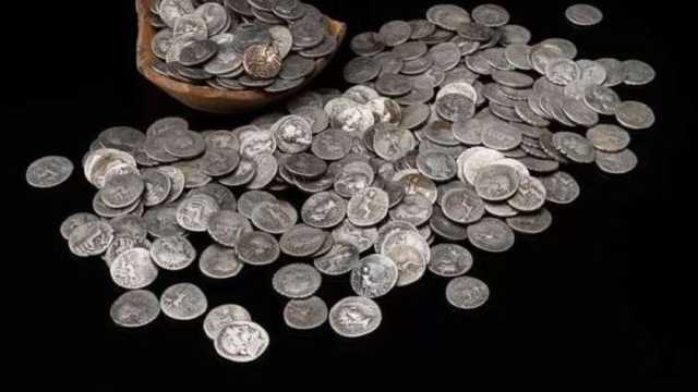 العثور على كنز من العملات الذهبية والفضية.. سُكَّت في عهد السلطان الأشرف برسباي