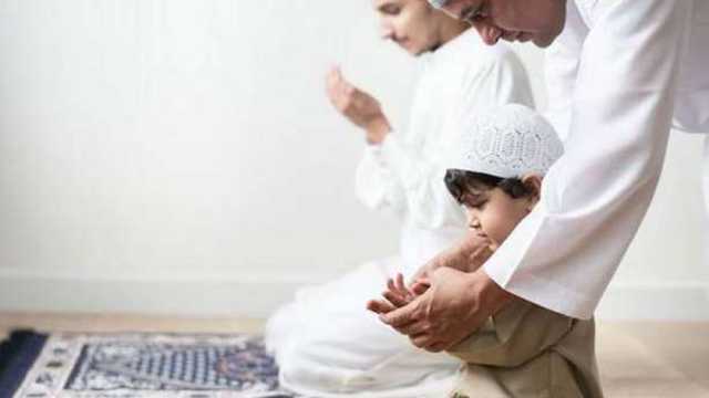 نصائح بعيدا عن الإجبار.. كيف تستعد لرمضان مع أطفالك؟