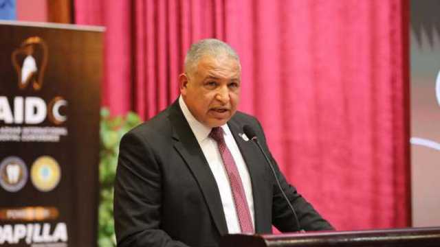 نائب رئيس جامعة الأزهر يشيد بجهود الدولة لتوطين صناعة الدواء