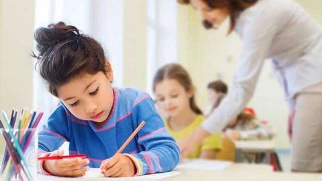 ترتيب البيت وسيلة تعليمية مبتكرة.. أداة فعالة لبناء ثقة الطفل بنفسه (فيديو)
