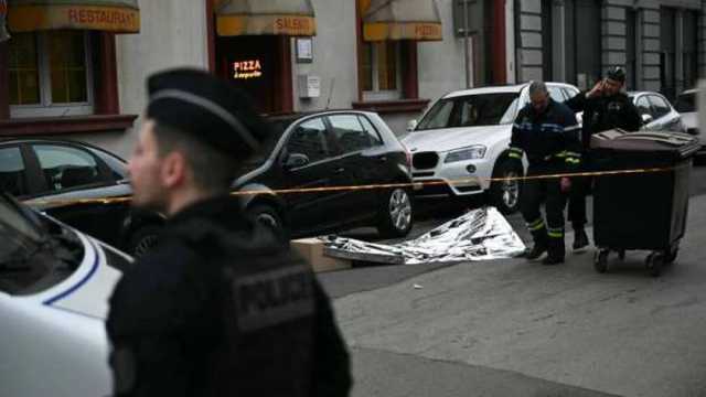 قتيل و5 جرحى شرق فرنسا.. ماكرون يصف حادث الطعن بأنه عمل إرهابي