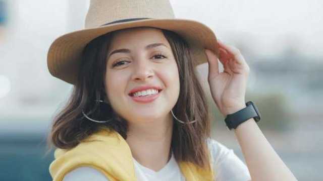 منى فاروق تعلن إصابتها بشلل مؤقت في المعدة بسبب حقن التخسيس