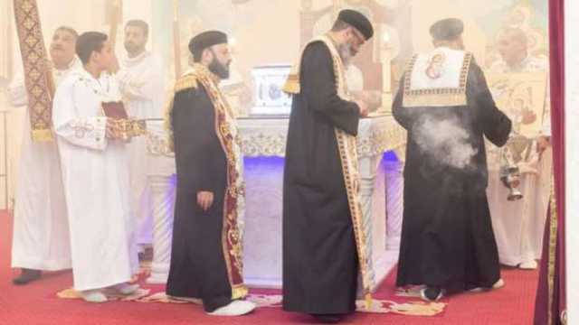 أقباط الإسكندرية يحتفلون بعيد القديس «أبو سيفين».. زفة روحية كبرى (صور)