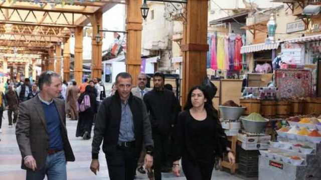 مدير برنامج الأغذية العالمي يتجول في السوق السياحي بأسوان: يشبه الشانزلزيه