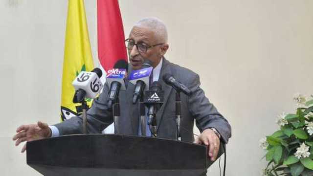 محافظ شمال سيناء: تدريب مكثف لمتطوعي «الهلال الأحمر» قبل إرسال المساعدات إلى غزة