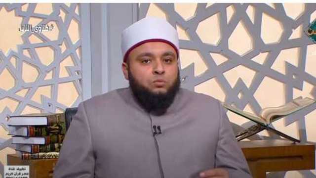 أمين الفتوى بـ«الإفتاء» يوضح حكم جمع الصلوات بسبب العمل (فيديو)