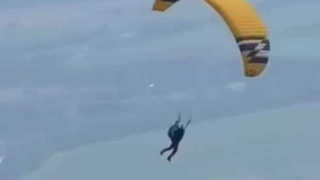 فيديو مرعب يوثق لحظة سقوط سائحة من مظلة في كولومبيا بسبب خطأ ساذج