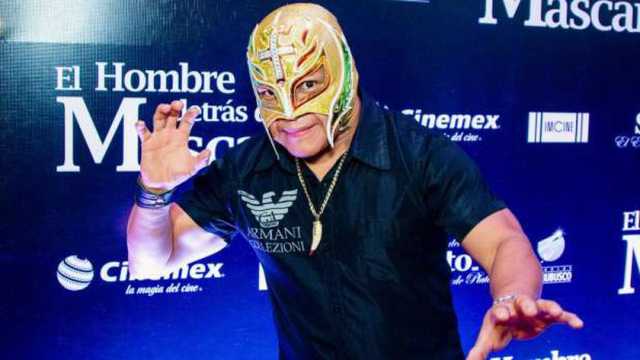 بعد وفاة ري ميستيريو الأب.. ما علاقته بمصارع wwe الشهير؟