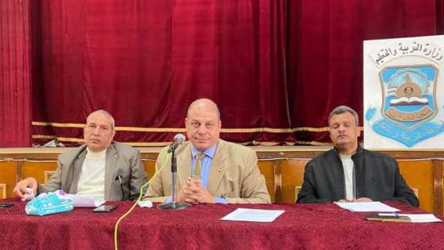 وكيل «تعليم قنا» يوجه بتعزيز الأنشطة المدرسية وتطوير مواهب الطلاب