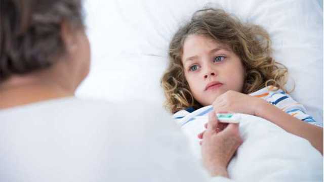 كيفية وقاية طفلك من الفيروس الغدي.. 5 طرق للحماية منه