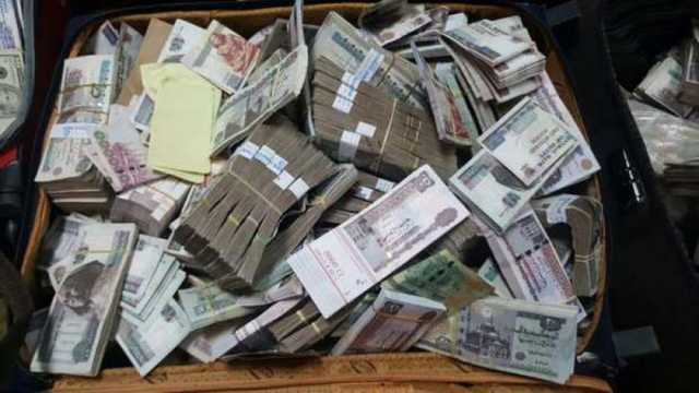 ما الفرق بين جريمتي الاختلاس والاستيلاء على المال العام؟