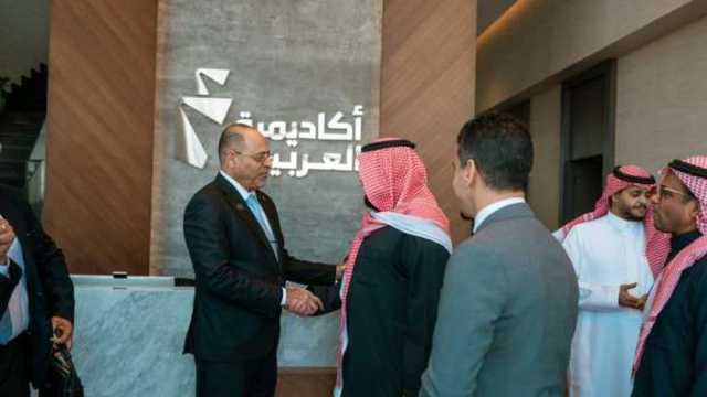 وزير العمل يبحث فرص التعاون وتأهيل الشباب مع الأكاديمية العربية بالسعودية