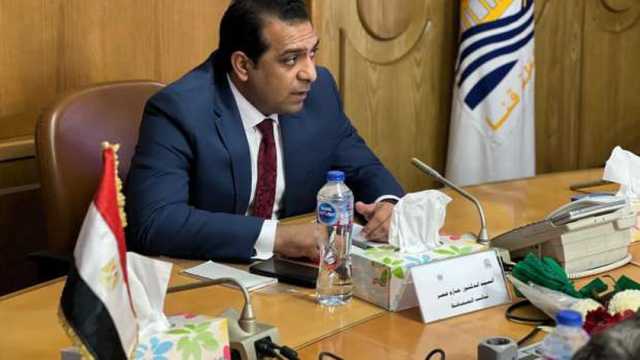 نائب محافظ قنا يبحث إجراءات البدء في مشروع للطاقة الشمسية بنجع حمادي