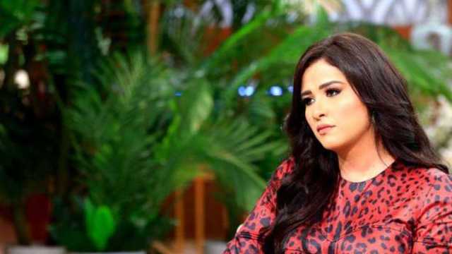 ما سر غياب والد ياسمين عبد العزيز عن حياتها؟