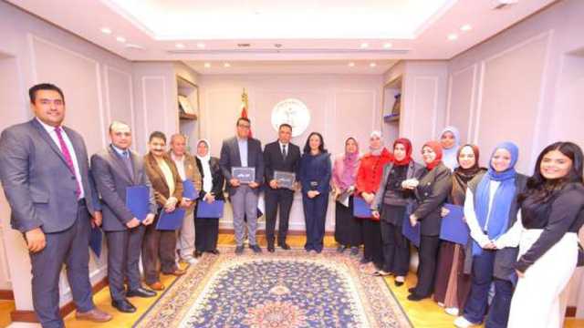 وزيرة التضامن الاجتماعي تكرم إدارة الإعلام كأفضل فريق عمل في الوزارة