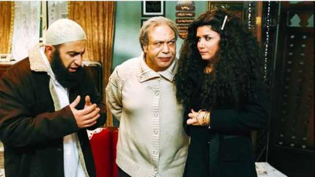 بعد اعتذار عادل إمام وعمر الشريف عن.. كيف حصل خالد صالح على دور القنصل؟