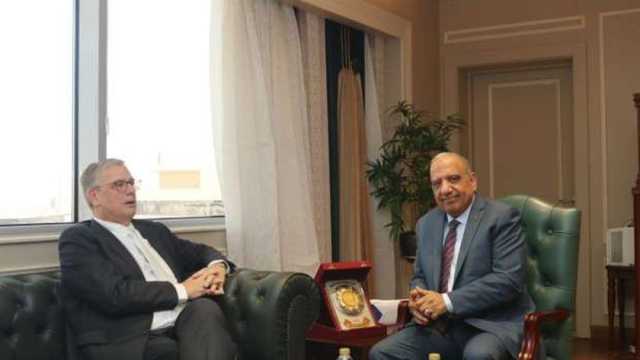 وزير الكهرباء يبحث التعاون في مشروعات الهيدروجين الأخضر مع سفير هولندا