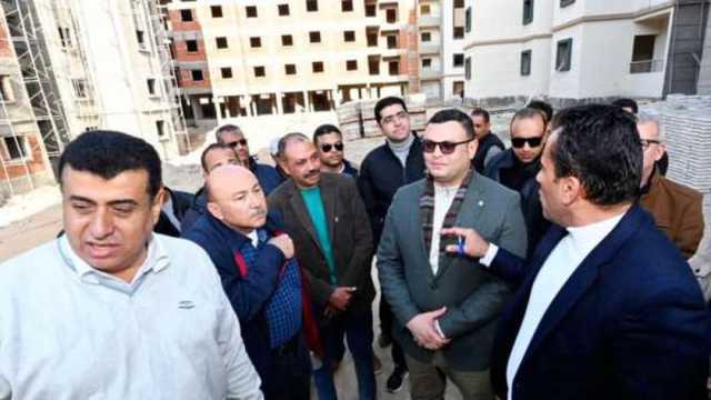 وزير الإسكان يتفقد مشروع الإسكان الأخضر بحدائق العاشر
