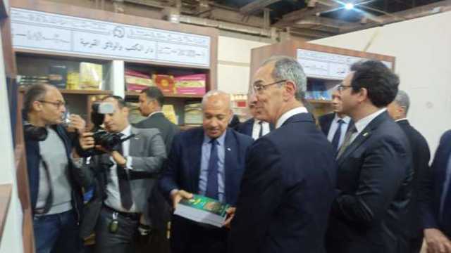 وزير الاتصالات: معرض الكتاب يكرس للريادة المصرية