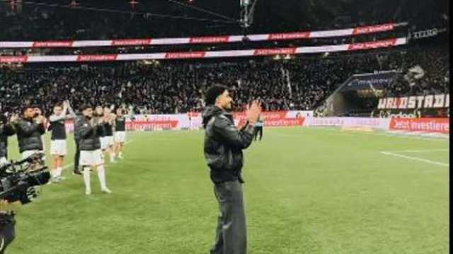 متى بكى عمر مرموش؟ موقف مؤثر في واداع جماهير آينتراخت فرانكفورت الألماني