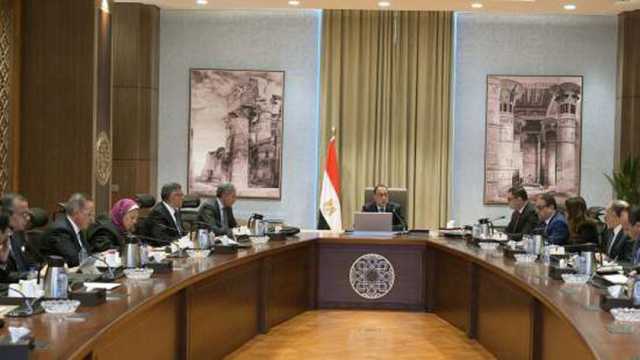 مدبولي يستعرض الفرص السياحية في محيط هضبة الأهرام.. وخطة لزيادة الغرف الفندقية