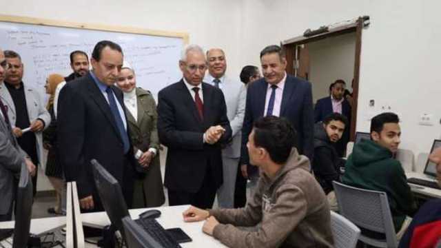 رئيس جامعة المنيا الاهلية يفتتح 4 معامل حاسب متطورة جديدة