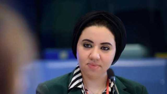 «برلمانية» تطالب بتوفير منح لتعليم وتدريب الخريجين على الذكاء الاصطناعي