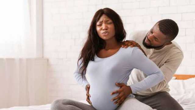 «للمشاركة في رعاية الأسرة».. حقيقة منح الرجل إجازة وضع في قانون العمل الجديد