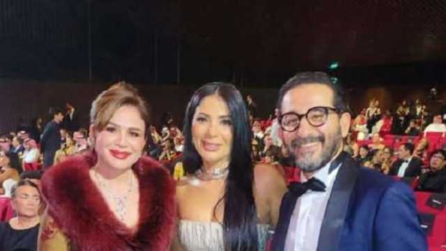 إلهام شاهين توجه رسالة لـ منى زكي: شرفتي السينما المصرية والوطن العربي