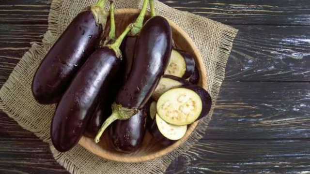 ملعقة واحدة ضعيها على الباذنجان «مش هيشرب زيت تاني»