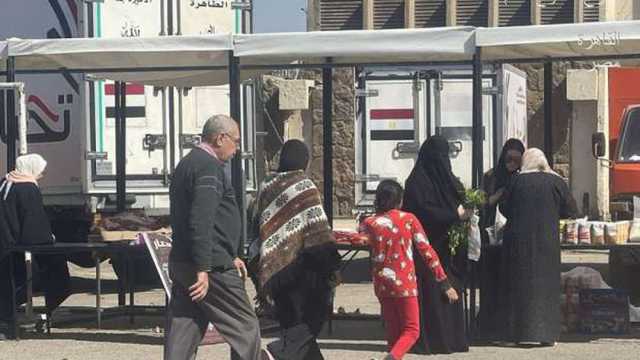 إقبال على سوق اليوم الواحد بمدينة نصر بالقاهرة.. مستمر حتى الخامسة مساء